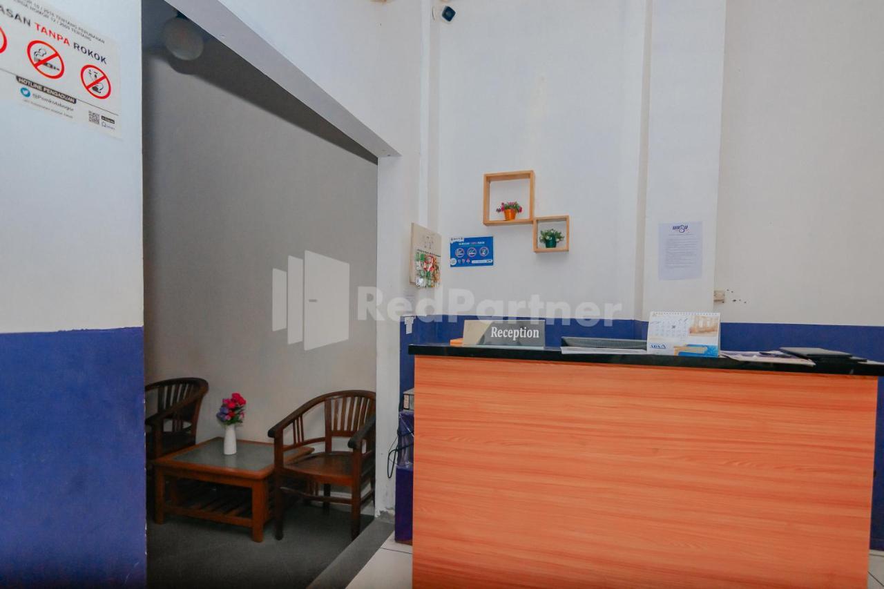 Ungu Kangen Hotel Bogor Mitra Reddoorz エクステリア 写真